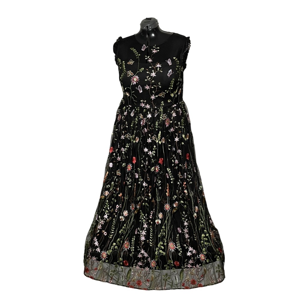 Black Embroidered Flowers Special Occasion Dress Size 16W